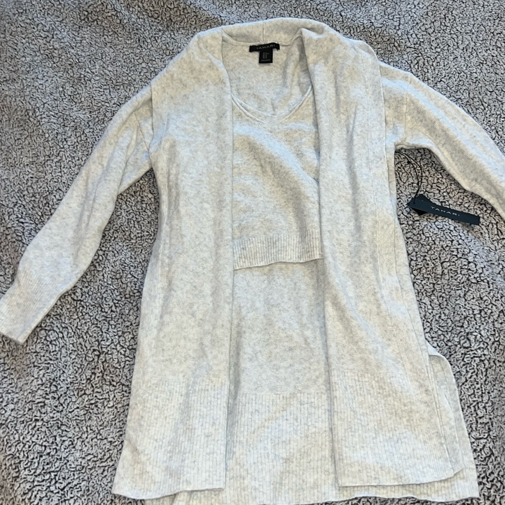 TAHARI 2 Piece Set - Light Gray Cropped Tank and Long Cardigan